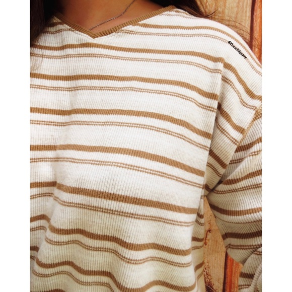 Cozy striped slouchy ribbed knit sweater 🍂 - Picture 4 of 6
